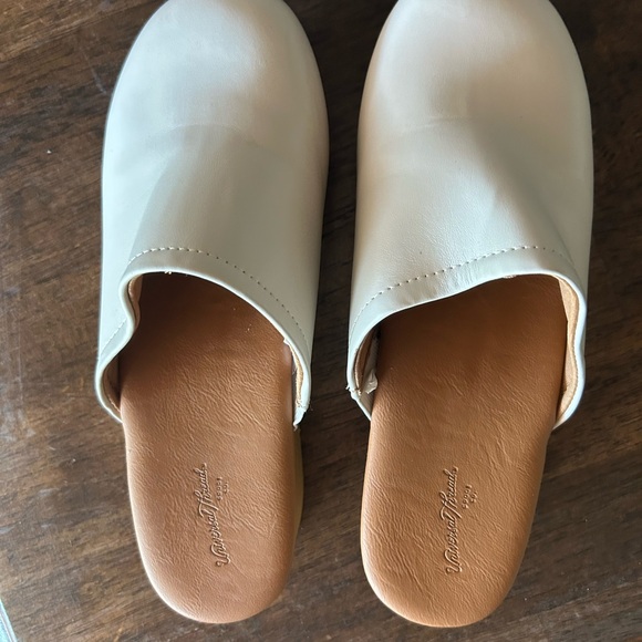 Universal Thread Cream Leather Mules - Picture 1 of 3